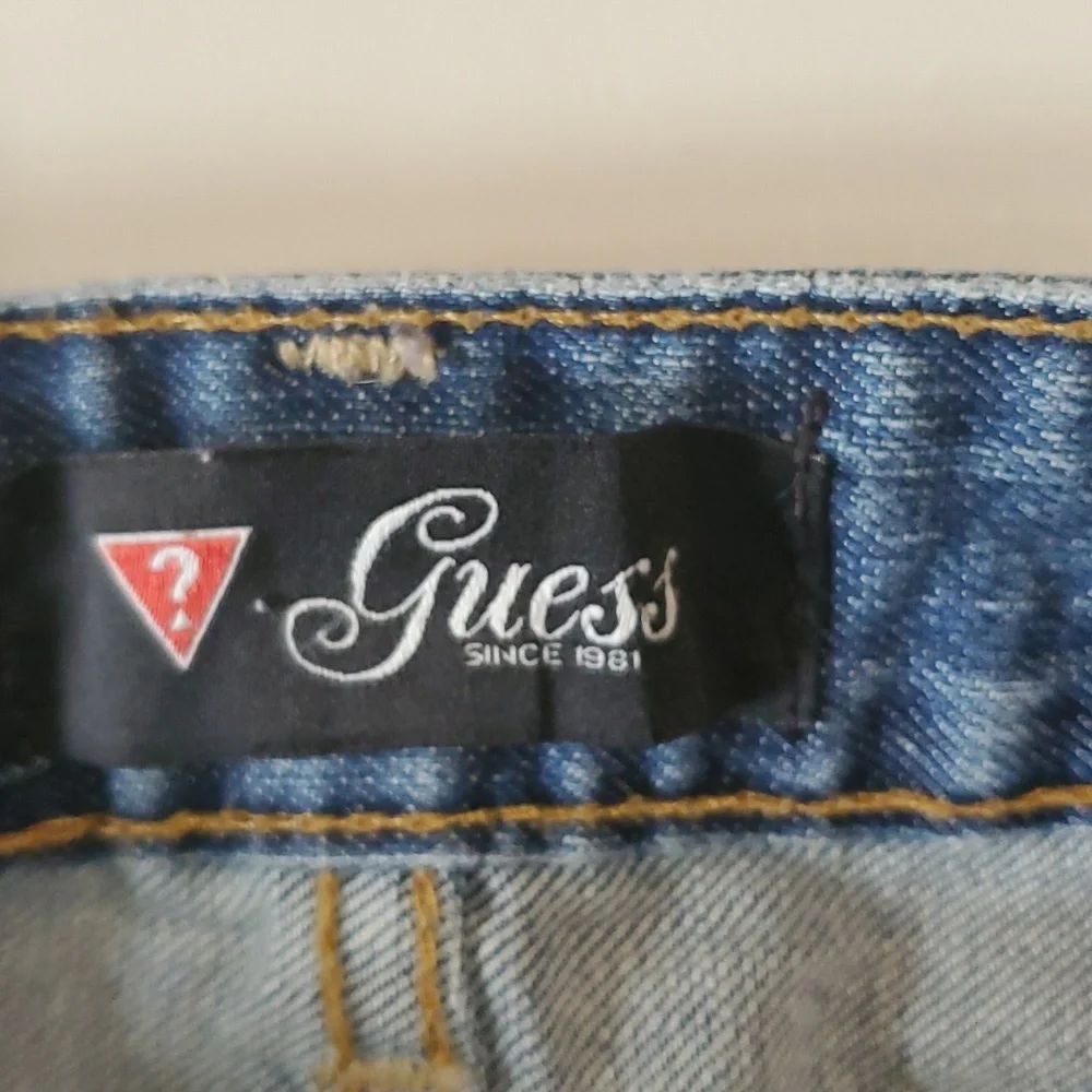 Guess jean shorts - Picture 3 of 4